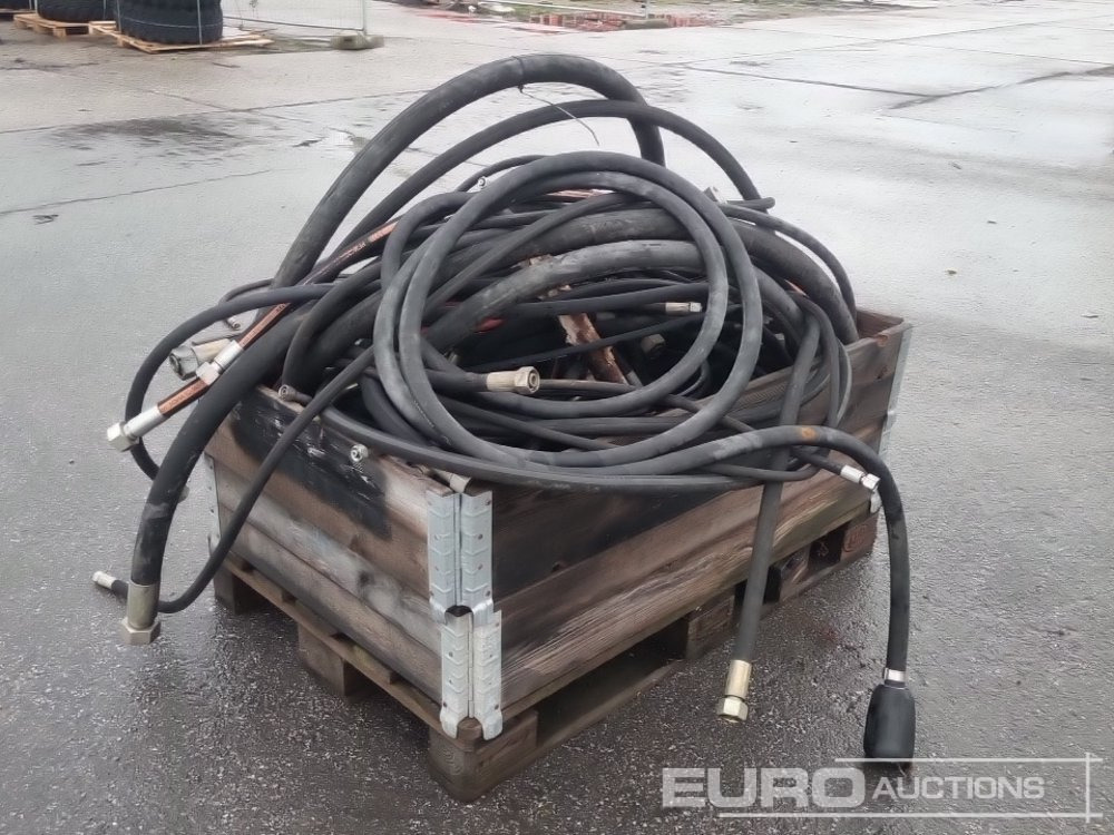 Stillage of Hydraulic Hoses - قطع الغيار: صور 2 Stillage of Hydraulic Hoses - قطع الغيار: صور 2