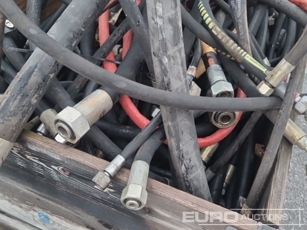 Stillage of Hydraulic Hoses - قطع الغيار: صور 5 Stillage of Hydraulic Hoses - قطع الغيار: صور 5