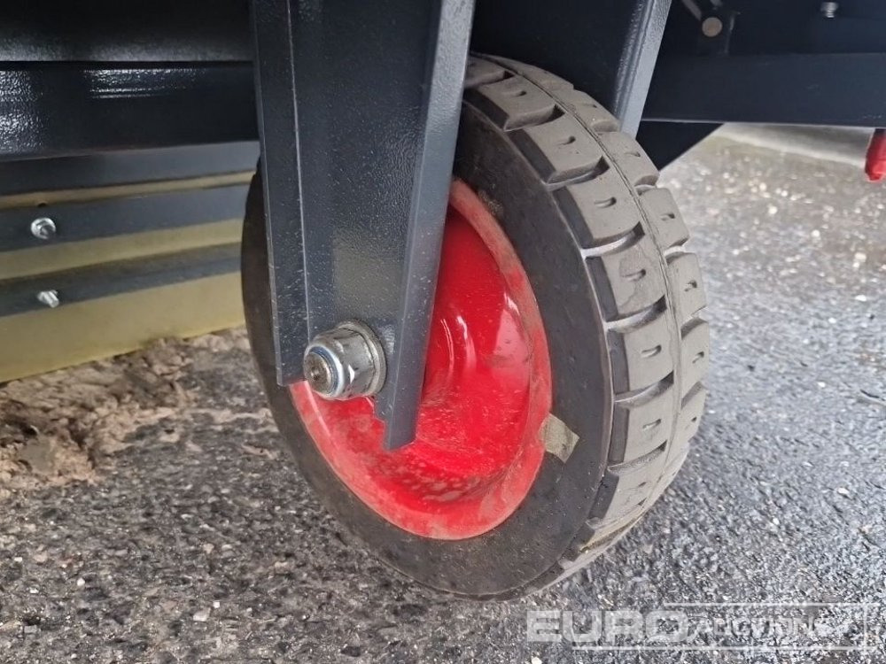 سياره كنس شوارع Unused 2025 Zvox 1260: صور 7 سياره كنس شوارع Unused 2025 Zvox 1260: صور 7