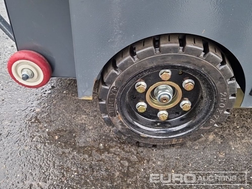 سياره كنس شوارع Unused 2025 Zvox 1260: صور 8 سياره كنس شوارع Unused 2025 Zvox 1260: صور 8