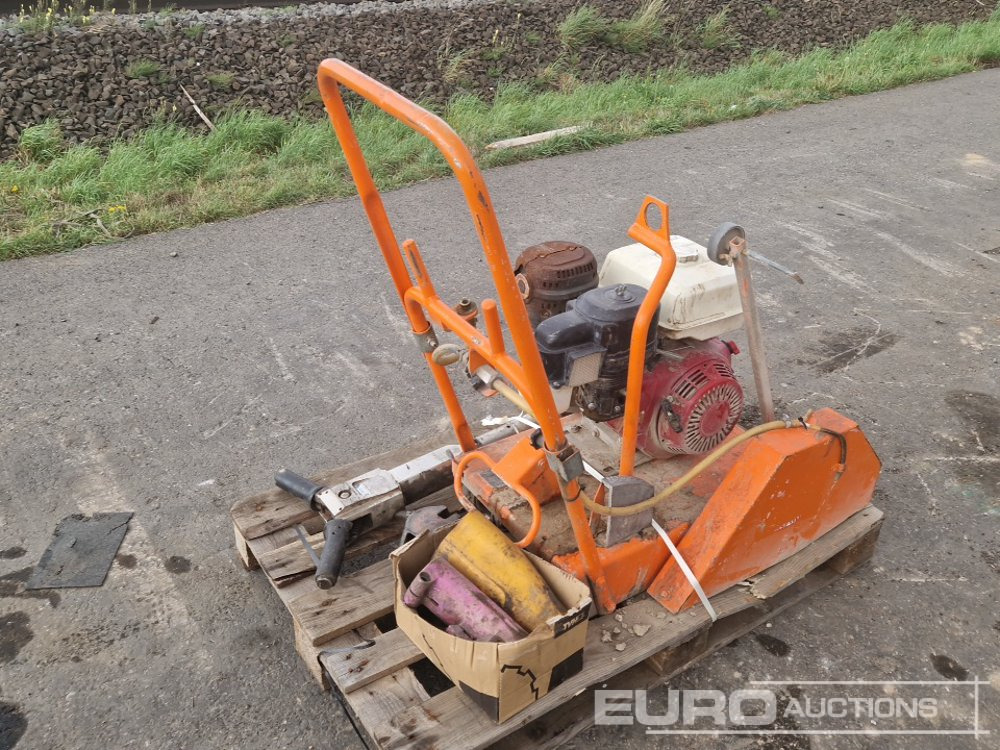 Walk Behind Asphalt Saw, Pneumatic Breaker + Spares - آلة أسفلت: صور 4 Walk Behind Asphalt Saw, Pneumatic Breaker + Spares - آلة أسفلت: صور 4