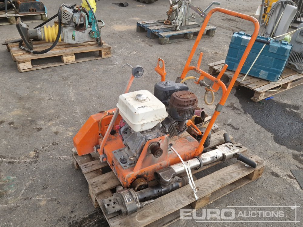 Walk Behind Asphalt Saw, Pneumatic Breaker + Spares - آلة أسفلت: صور 2 Walk Behind Asphalt Saw, Pneumatic Breaker + Spares - آلة أسفلت: صور 2