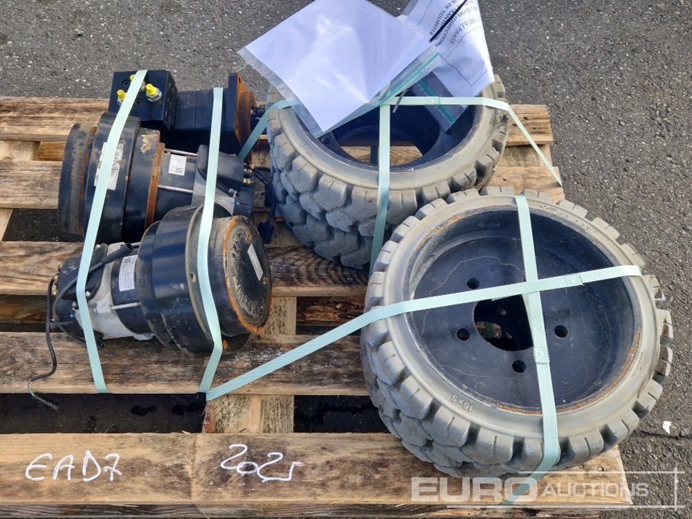 Wheels (4 of) + Hydraulic Motor (2 of) to suit Haulotte Star 10 - قطع الغيار: صور 1 Wheels (4 of) + Hydraulic Motor (2 of) to suit Haulotte Star 10 - قطع الغيار: صور 1