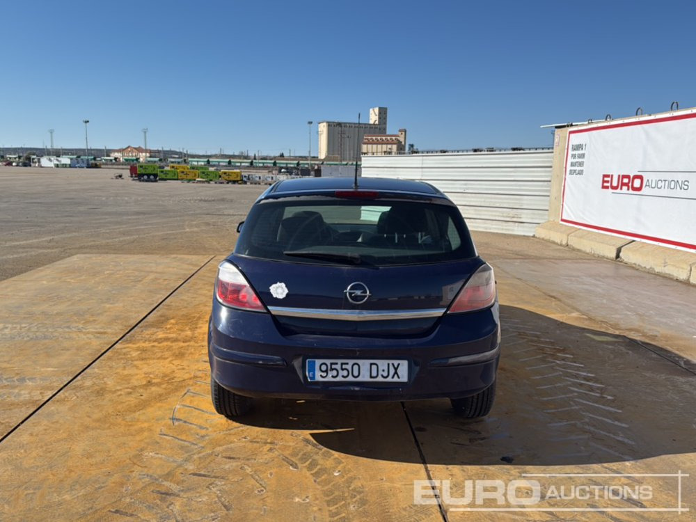 2005 Opel Astra - سيارة دفع رباعي: صور 4 2005 Opel Astra - سيارة دفع رباعي: صور 4