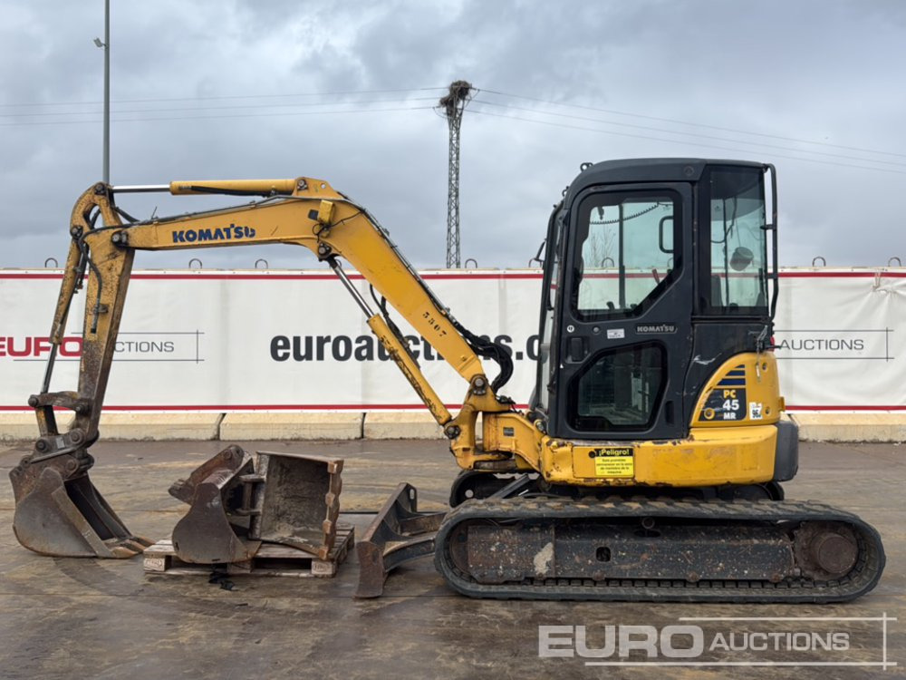2010 Komatsu PC45MR-3 - حفارة مصغرة: صور 2 2010 Komatsu PC45MR-3 - حفارة مصغرة: صور 2