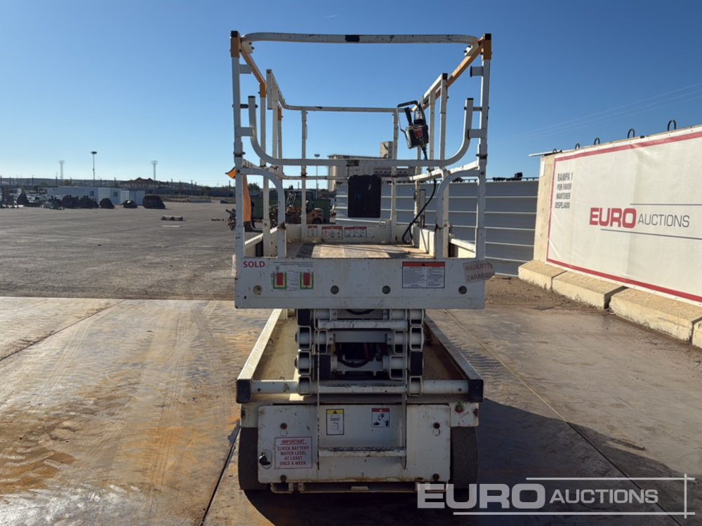 2014 Haulotte Compact 10 - رافعات مقصية: صور 4 2014 Haulotte Compact 10 - رافعات مقصية: صور 4