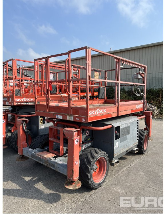2016 SkyJack SJ6826RT - منصات هيدروليكية متنقلة: صور 1 2016 SkyJack SJ6826RT - منصات هيدروليكية متنقلة: صور 1