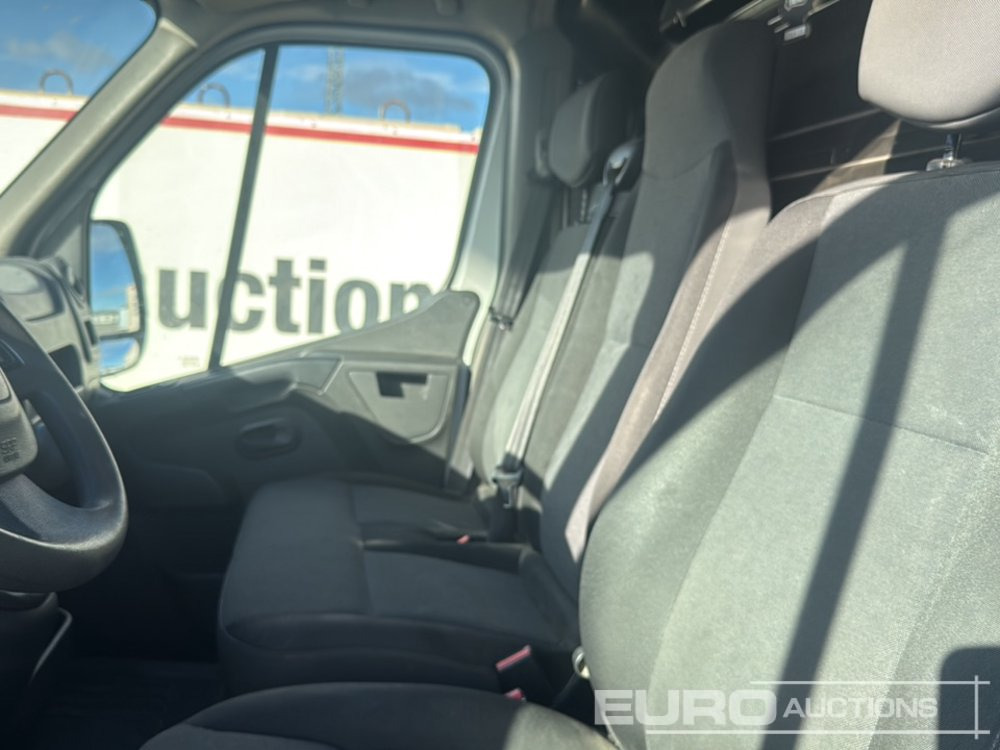 الشاحنات الصغيرة 2019 Renault Master: صور 18