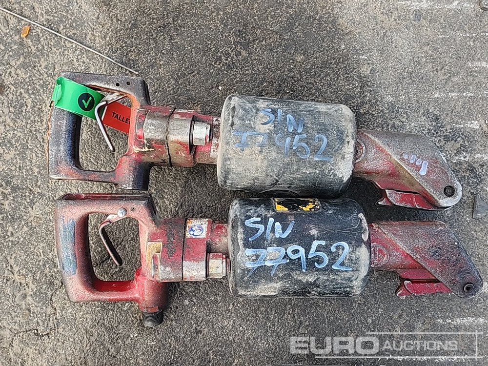 Altas Copco Air Chipping Hammer (4 of) - مطرقة هيدروليكية: صور 5 Altas Copco Air Chipping Hammer (4 of) - مطرقة هيدروليكية: صور 5