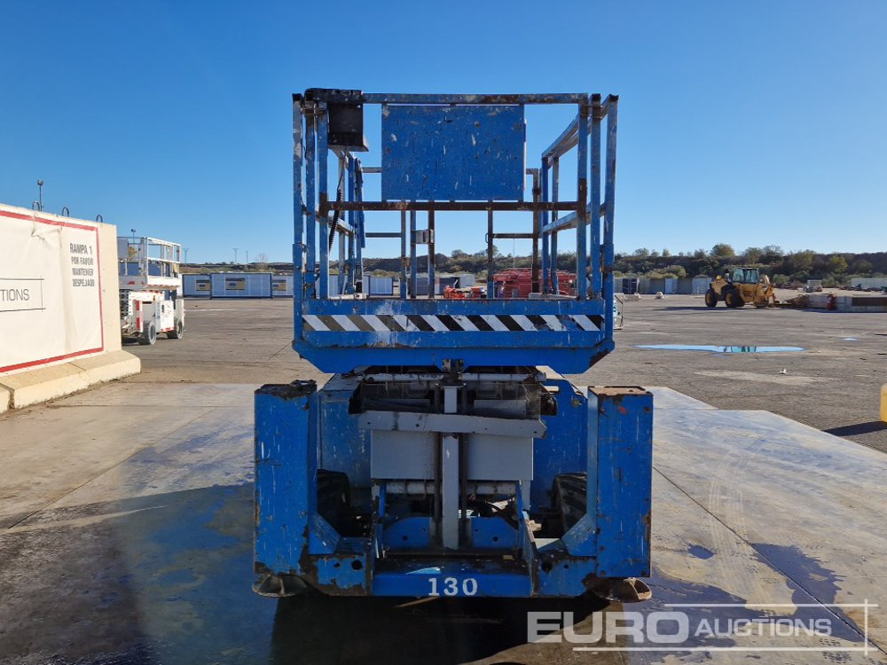 منصات هيدروليكية متنقلة Genie GS-3268RT: صور 8 منصات هيدروليكية متنقلة Genie GS-3268RT: صور 8