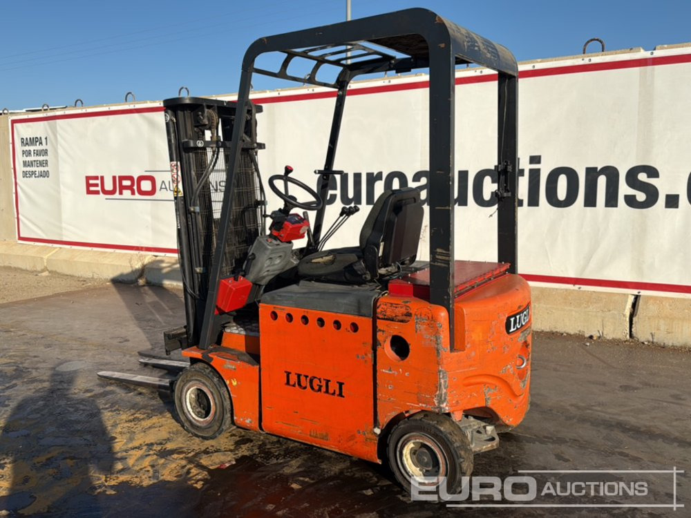 Lugli ETR15 Electric Forklift, Charger / Carretilla Elevadora Eléctrica, Cargador - رافعة شوكية: صور 3 Lugli ETR15 Electric Forklift, Charger / Carretilla Elevadora Eléctrica, Cargador - رافعة شوكية: صور 3
