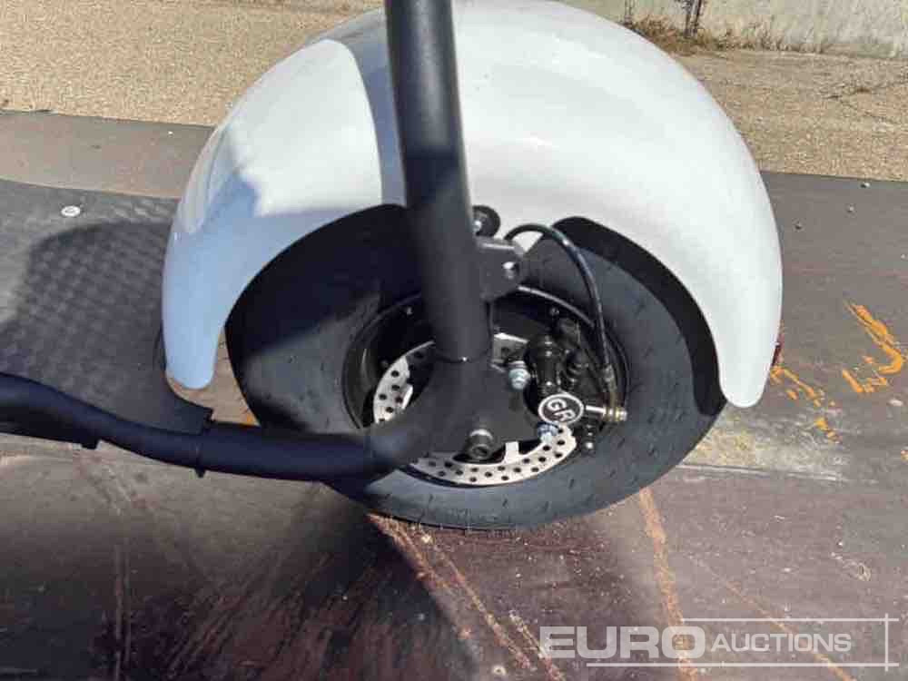 دراجة بخارية Unused City coco Electric Scooter Max Speed 40km/h, Autonomy 45km / Scooter Eléctrico: صور 11