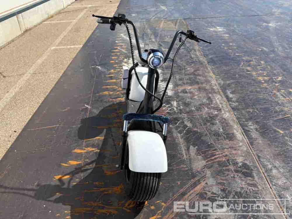 دراجة بخارية Unused City coco Electric Scooter Max Speed 40km/h, Autonomy 45km / Scooter Eléctrico: صور 8