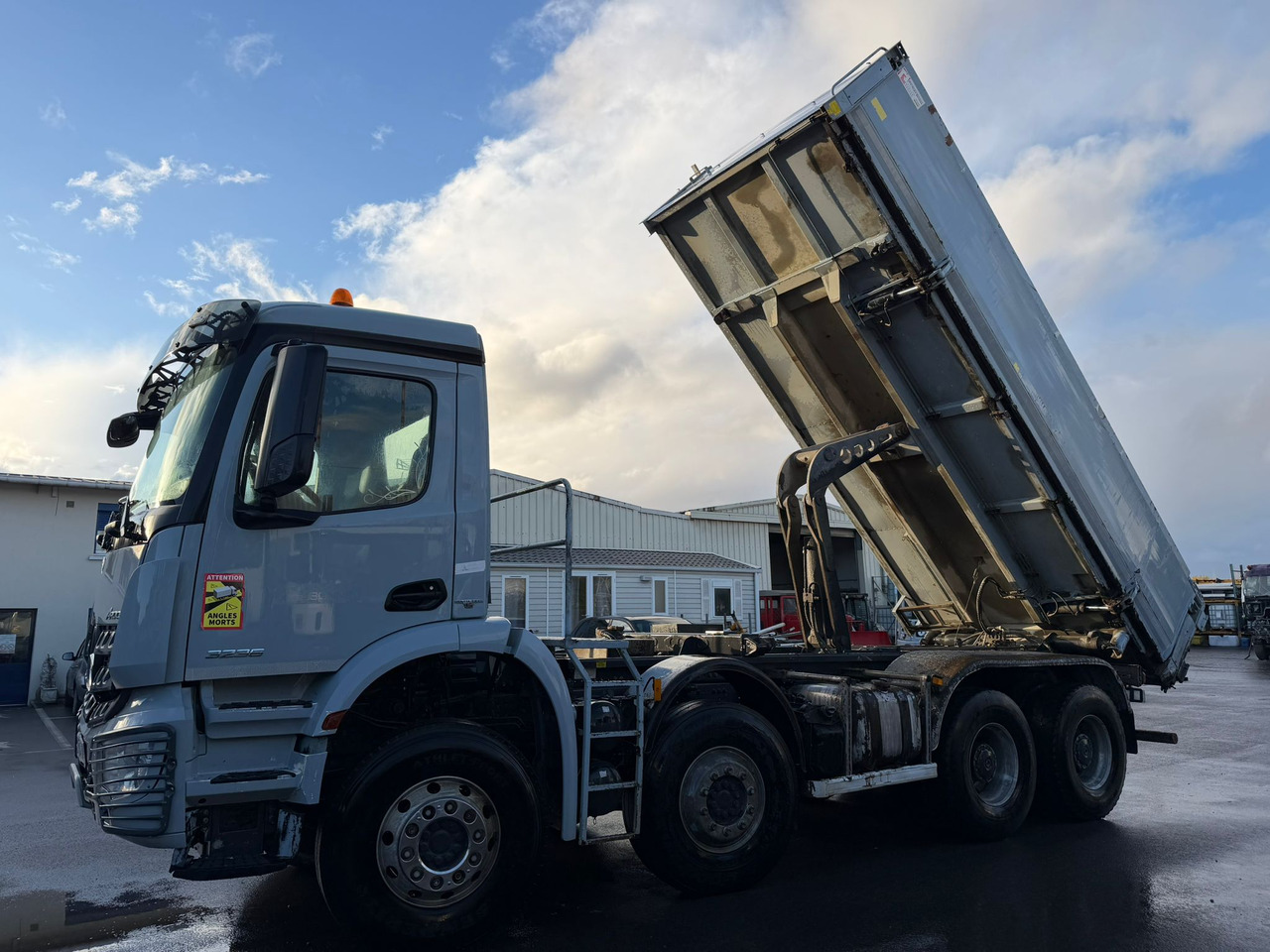 Camion porteur bi-benne EM-584-QH - قلابات: صور 2 Camion porteur bi-benne EM-584-QH - قلابات: صور 2