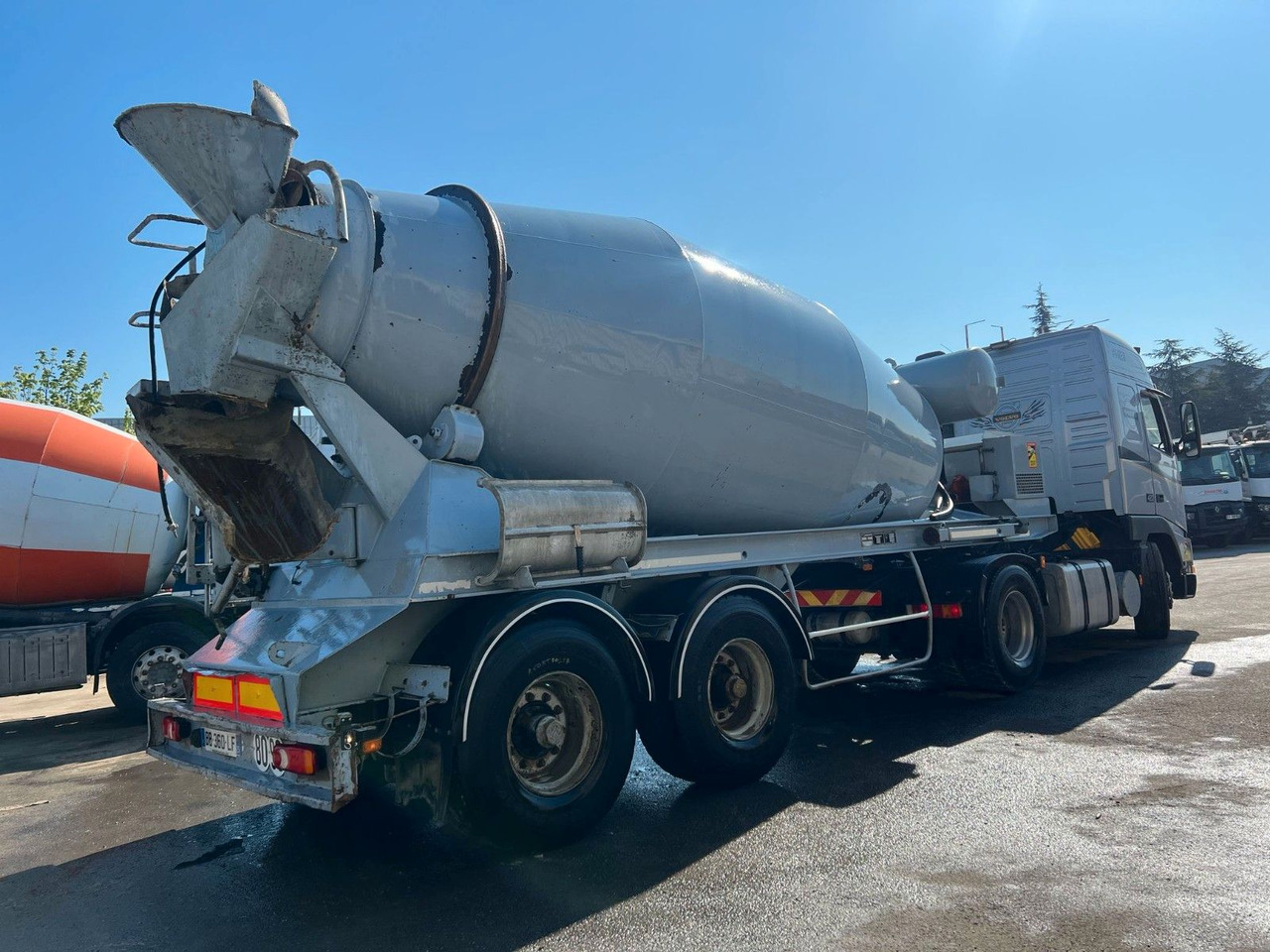 Liebherr Concrete semi trailer - مقطورة: صور 3 Liebherr Concrete semi trailer - مقطورة: صور 3