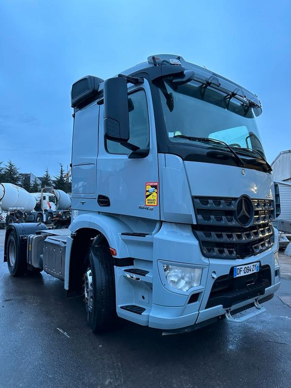 Mercedes-Benz Arocs 1843 - شاحنة جرار: صور 2 Mercedes-Benz Arocs 1843 - شاحنة جرار: صور 2