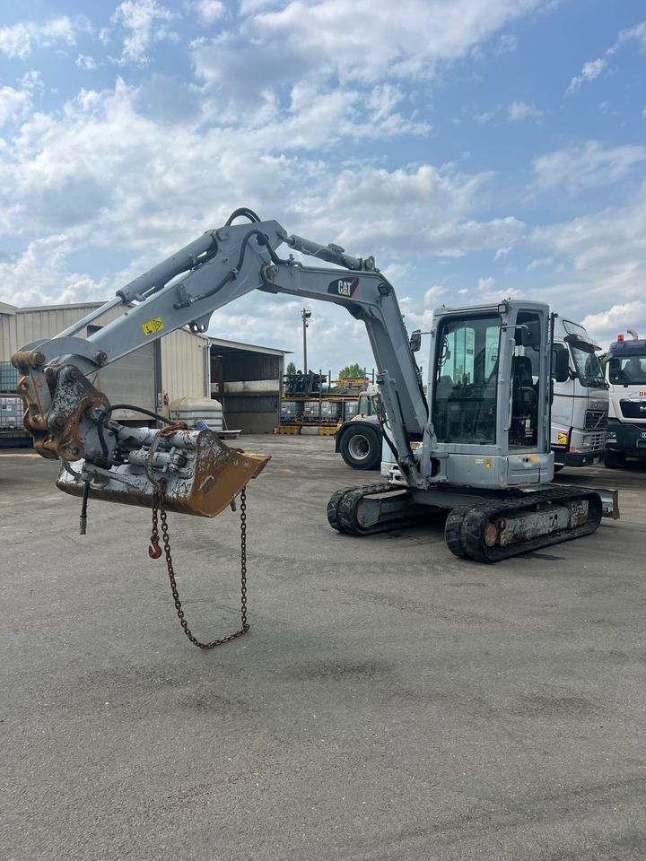 Mini-pelle Caterpillar 305E2 - حفارة مصغرة: صور 1 Mini-pelle Caterpillar 305E2 - حفارة مصغرة: صور 1