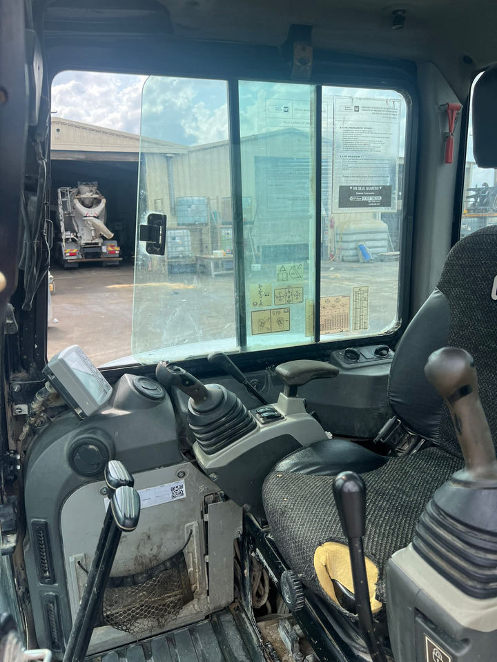 Mini-pelle Caterpillar 305E2 - حفارة مصغرة: صور 4 Mini-pelle Caterpillar 305E2 - حفارة مصغرة: صور 4