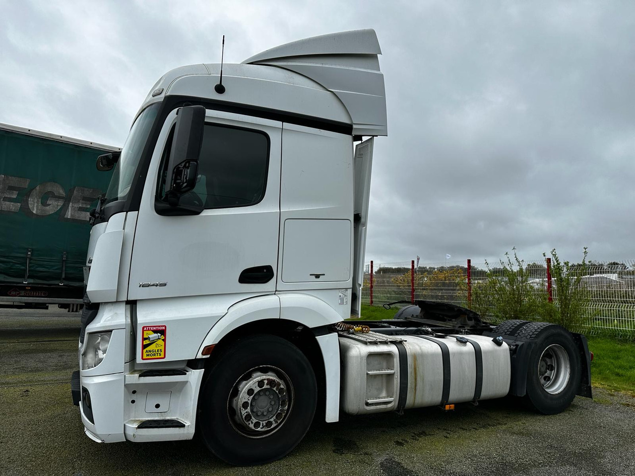 Tracteur routier Mercedes-Benz Actros 1845 DP-625-GR - شاحنة جرار: صور 3 Tracteur routier Mercedes-Benz Actros 1845 DP-625-GR - شاحنة جرار: صور 3