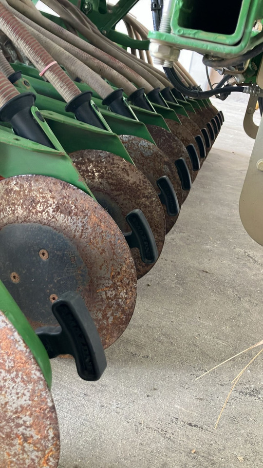 Amazone AD-P 3000 Spezial - معدات بذار: صور 4 Amazone AD-P 3000 Spezial - معدات بذار: صور 4