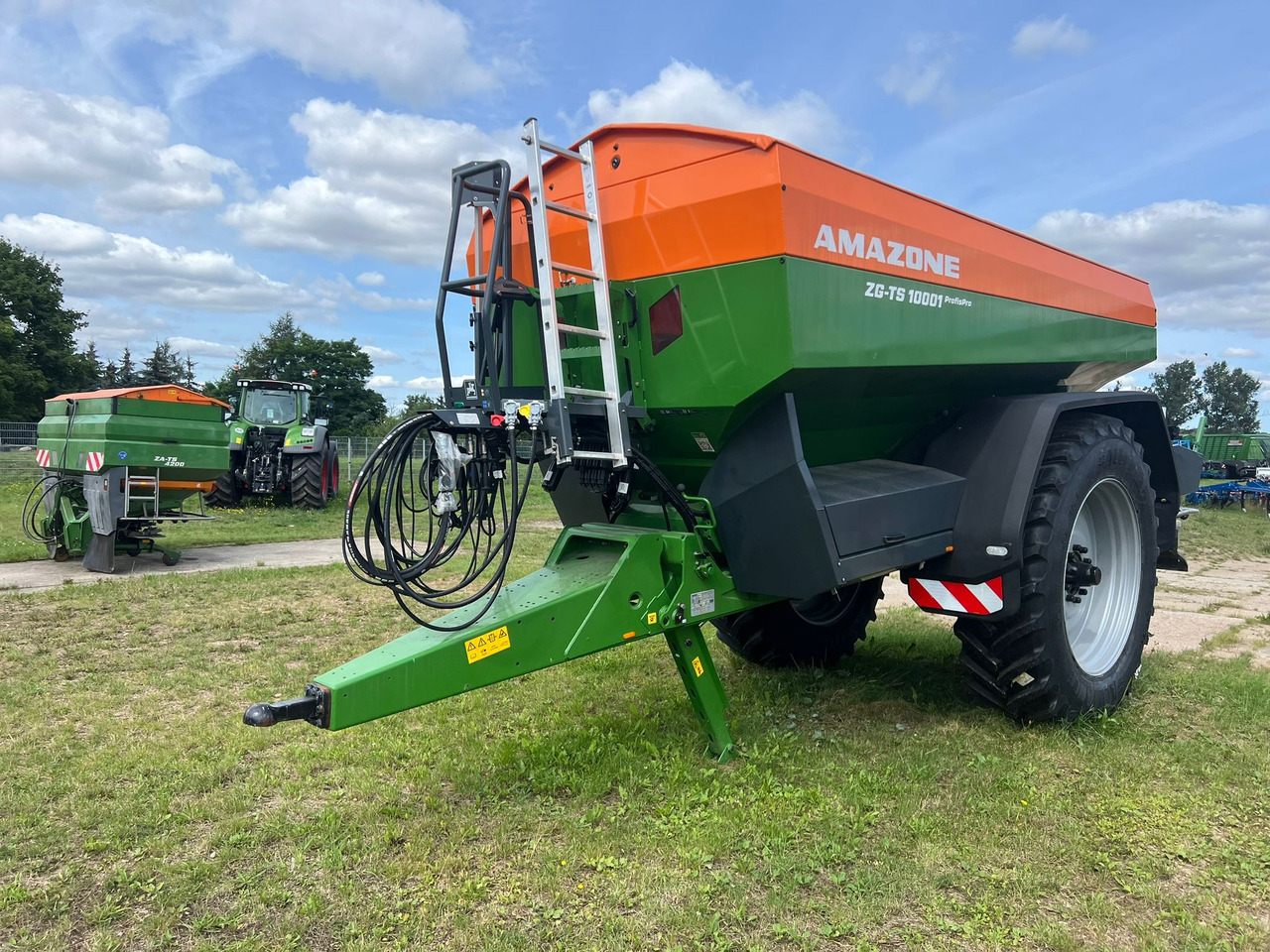 Amazone Anhängestreuer ZG-TS 10001 - آلة الرش: صور 1 Amazone Anhängestreuer ZG-TS 10001 - آلة الرش: صور 1