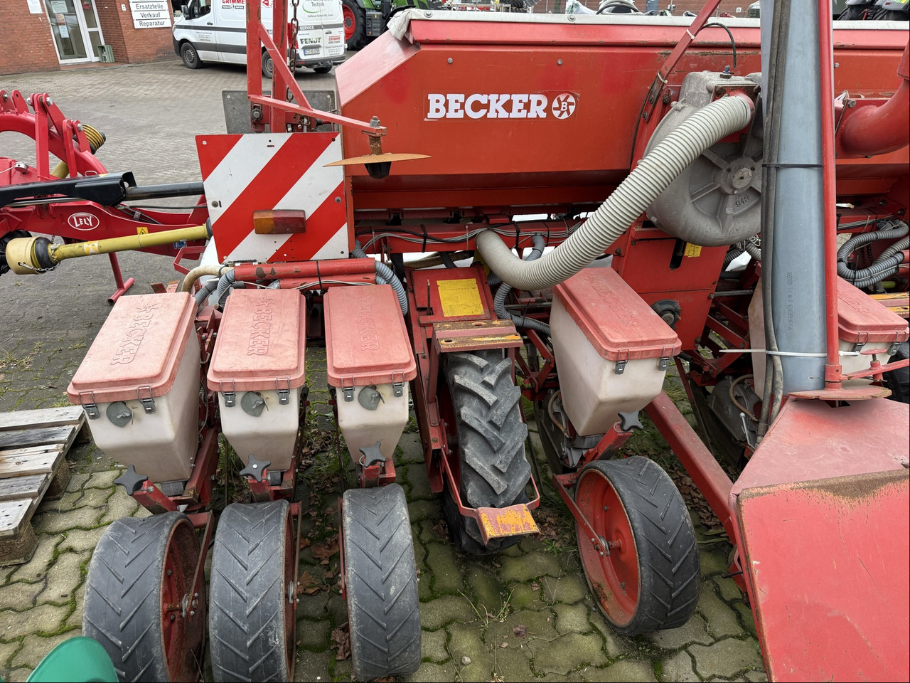 Becker Aeromat T 8-Reihig - معدات بذار: صور 4 Becker Aeromat T 8-Reihig - معدات بذار: صور 4