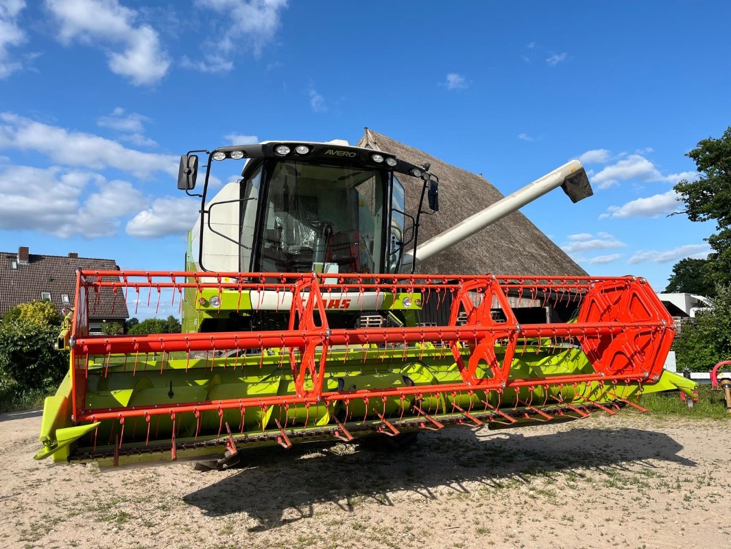 حصادة شاملة CLAAS Avero 240: صور 15
