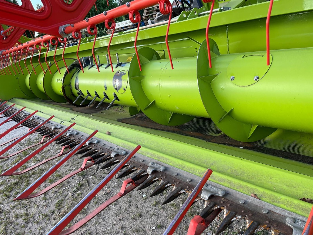 حصادة شاملة CLAAS Avero 240: صور 11