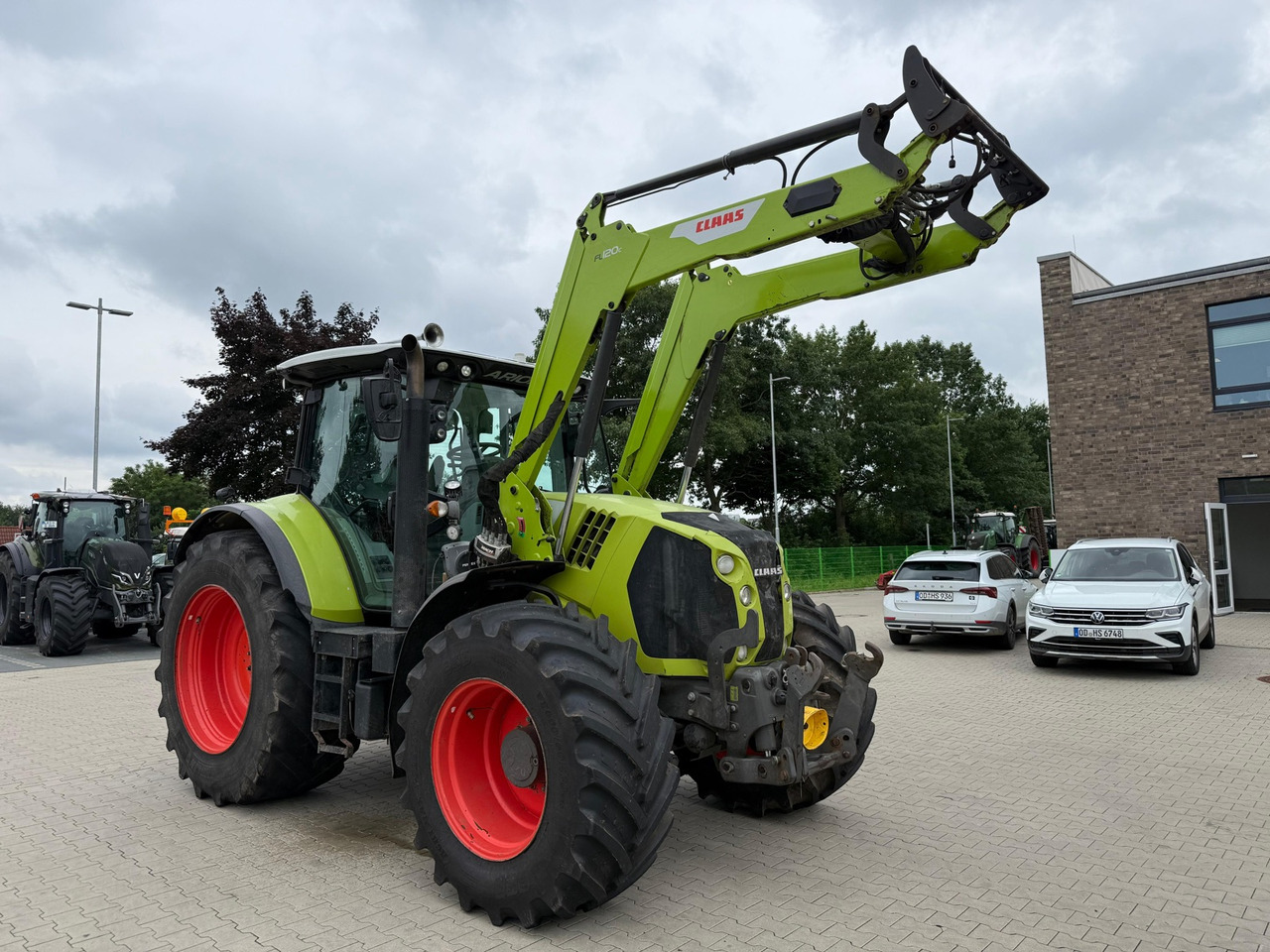 Claas Arion 650 C-Matic - جرار: صور 1 Claas Arion 650 C-Matic - جرار: صور 1