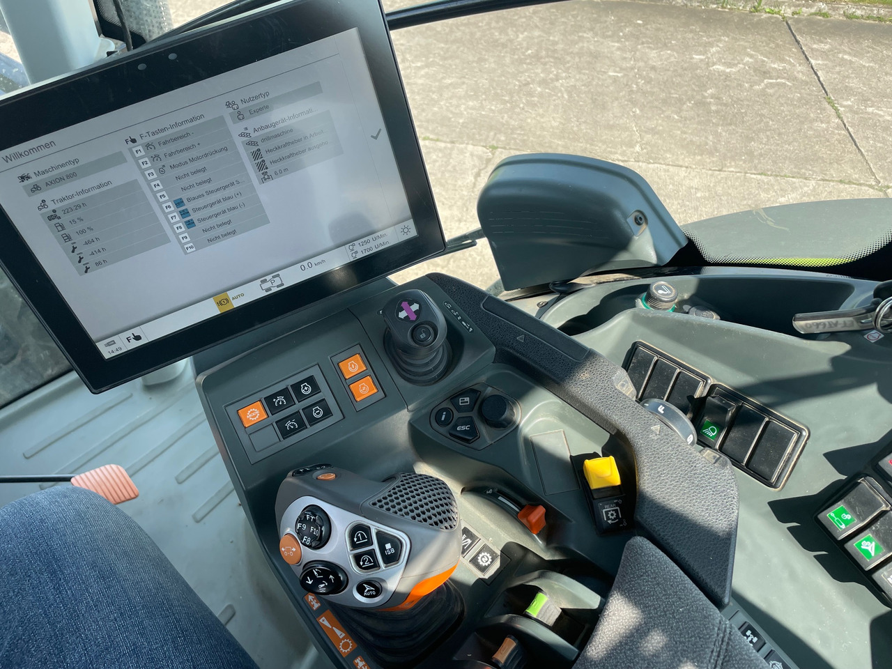 Claas Axion 870 CMATIC - جرار: صور 3 Claas Axion 870 CMATIC - جرار: صور 3