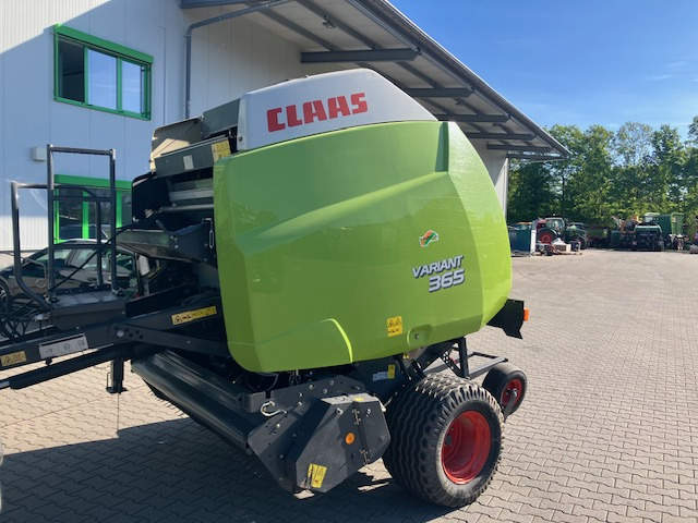 Claas Variant 365 - معدات القش: صور 1 Claas Variant 365 - معدات القش: صور 1