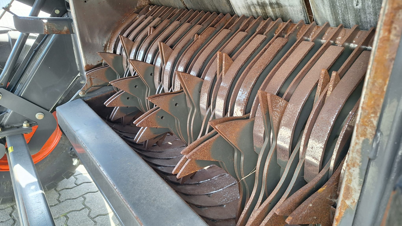 Claas Variant 485 RC - معدات القش: صور 5 Claas Variant 485 RC - معدات القش: صور 5