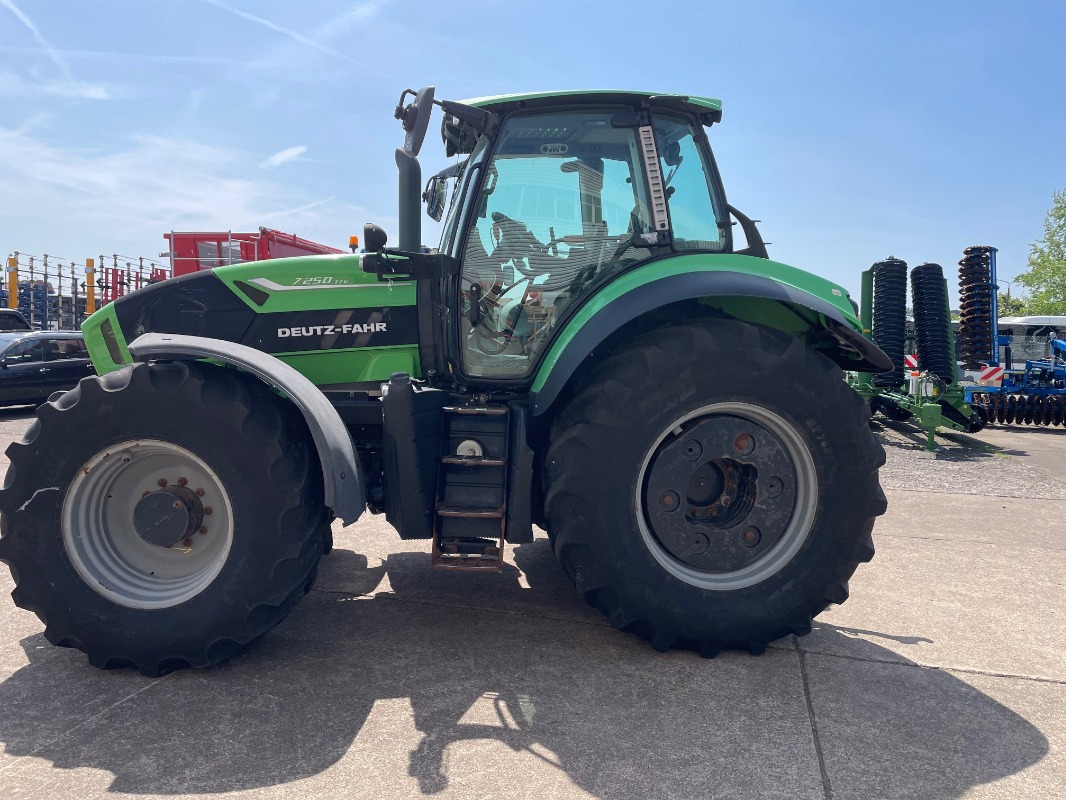 Deutz-Fahr Agrotron 7250 TTV - جرار: صور 1 Deutz-Fahr Agrotron 7250 TTV - جرار: صور 1