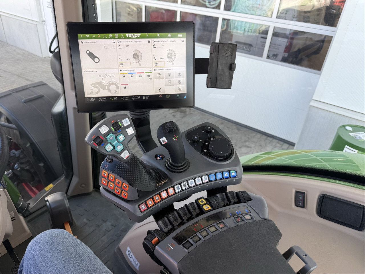 Fendt 718 Vario Gen6 ProfiPlus - جرار: صور 2 Fendt 718 Vario Gen6 ProfiPlus - جرار: صور 2