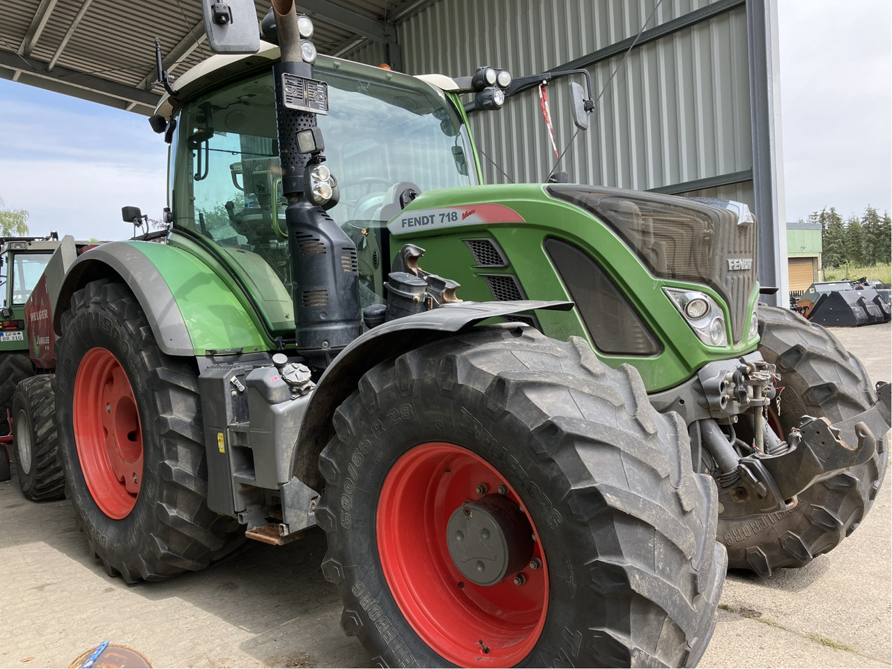 جرار Fendt 718 Vario Profi Plus: صور 9