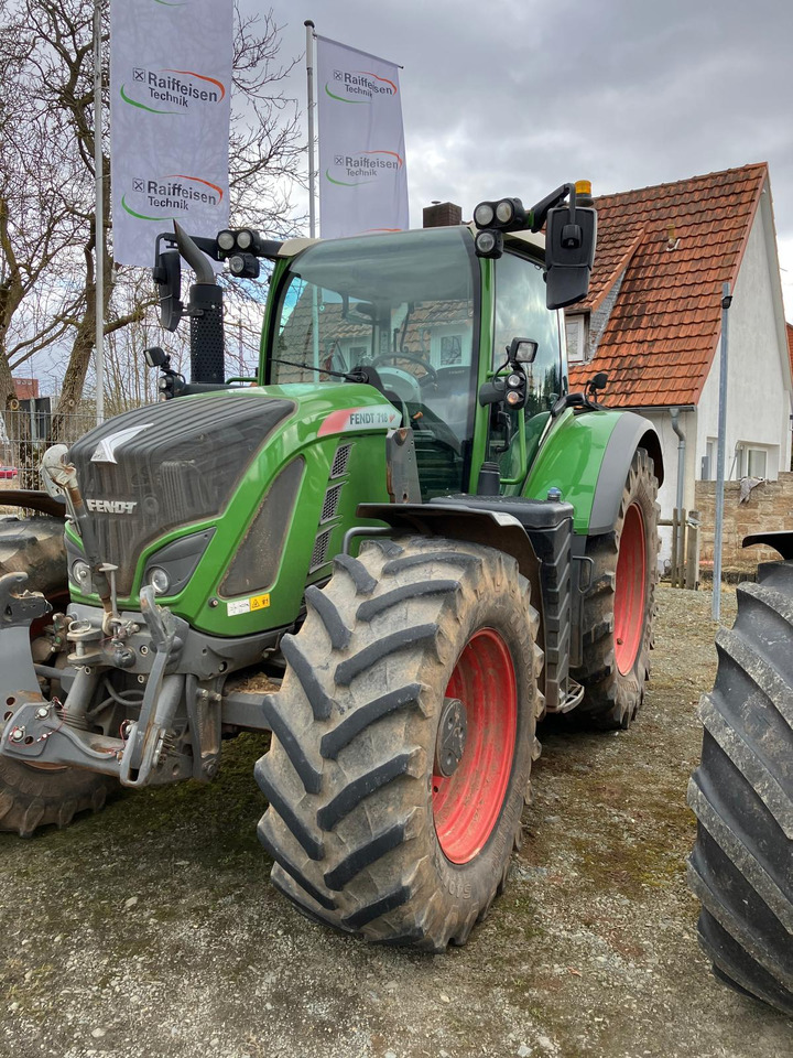Fendt 718 Vario S4 Power - جرار: صور 1 Fendt 718 Vario S4 Power - جرار: صور 1
