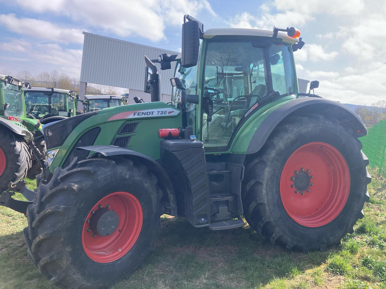 Fendt 720 Vario S4 ProfiPlus - جرار: صور 1 Fendt 720 Vario S4 ProfiPlus - جرار: صور 1