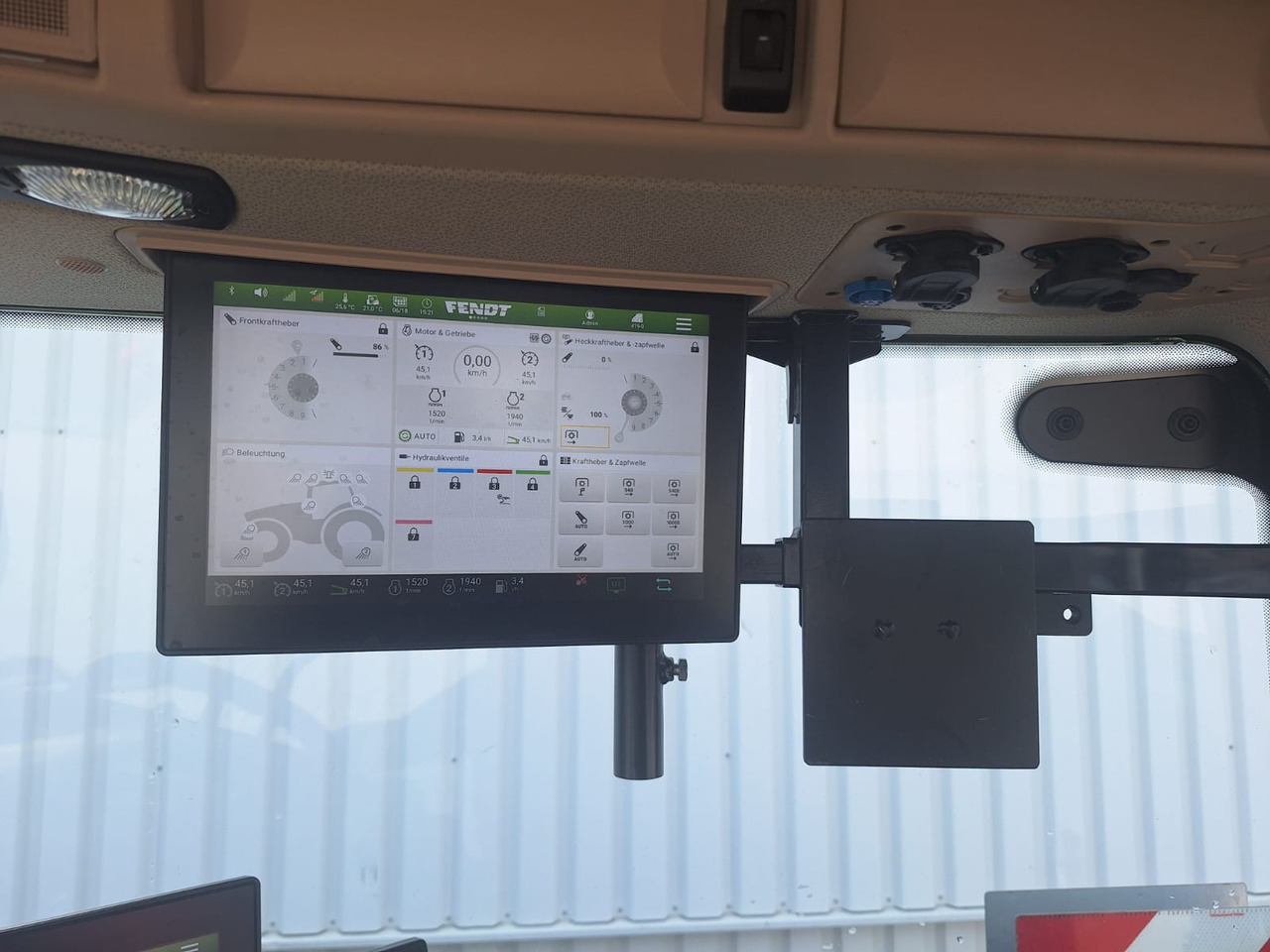 Fendt 724 Vario Gen6 Profi Setting2 - جرار: صور 3 Fendt 724 Vario Gen6 Profi Setting2 - جرار: صور 3