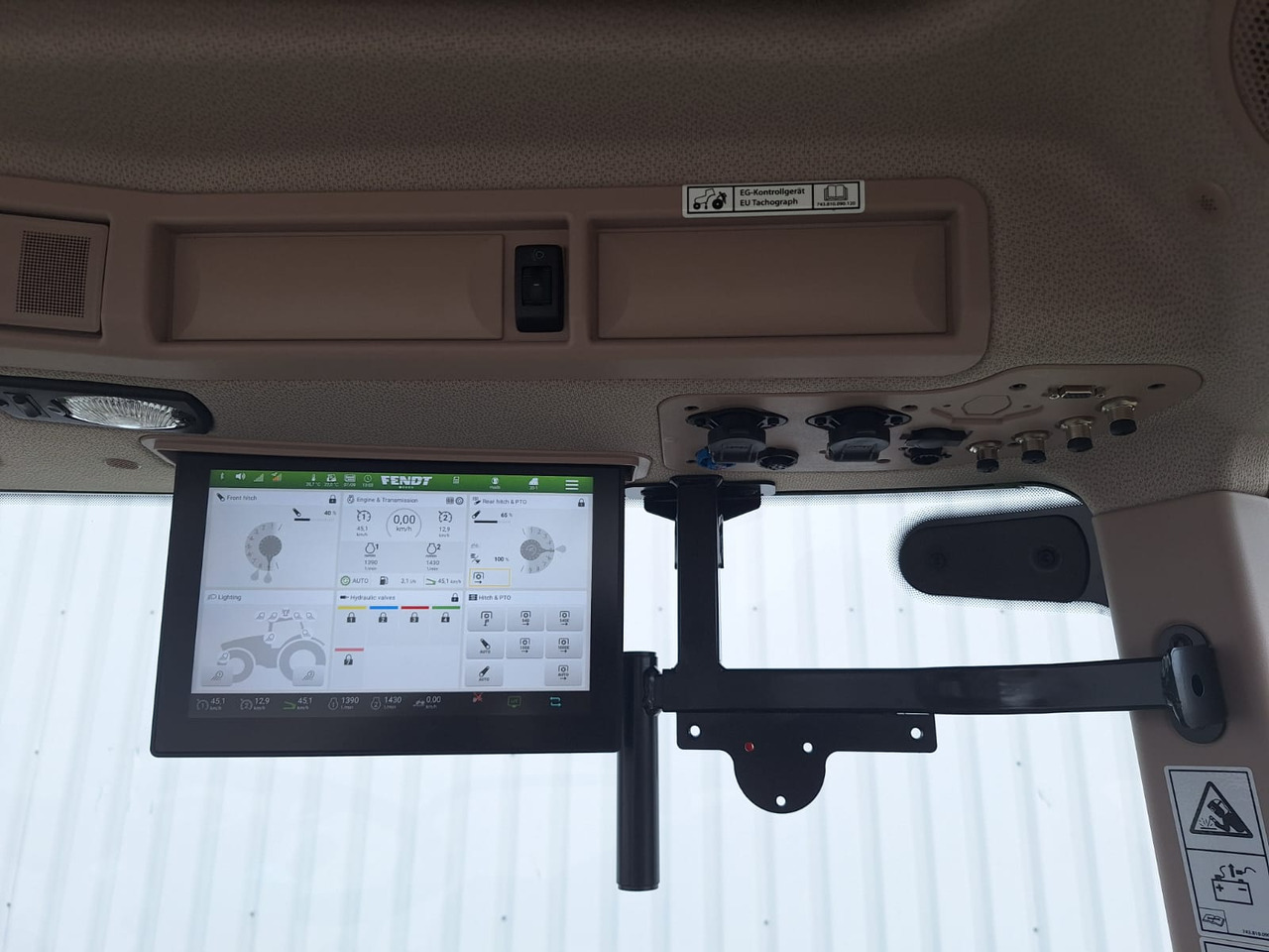 Fendt 724 Vario Gen6 Profi Setting2 - جرار: صور 4 Fendt 724 Vario Gen6 Profi Setting2 - جرار: صور 4