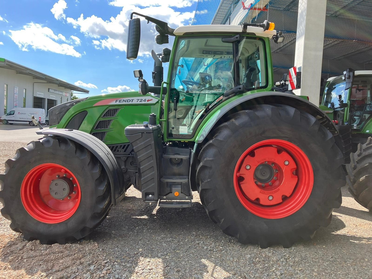 Fendt 724 Vario S4 ProfiPlus - جرار: صور 4 Fendt 724 Vario S4 ProfiPlus - جرار: صور 4