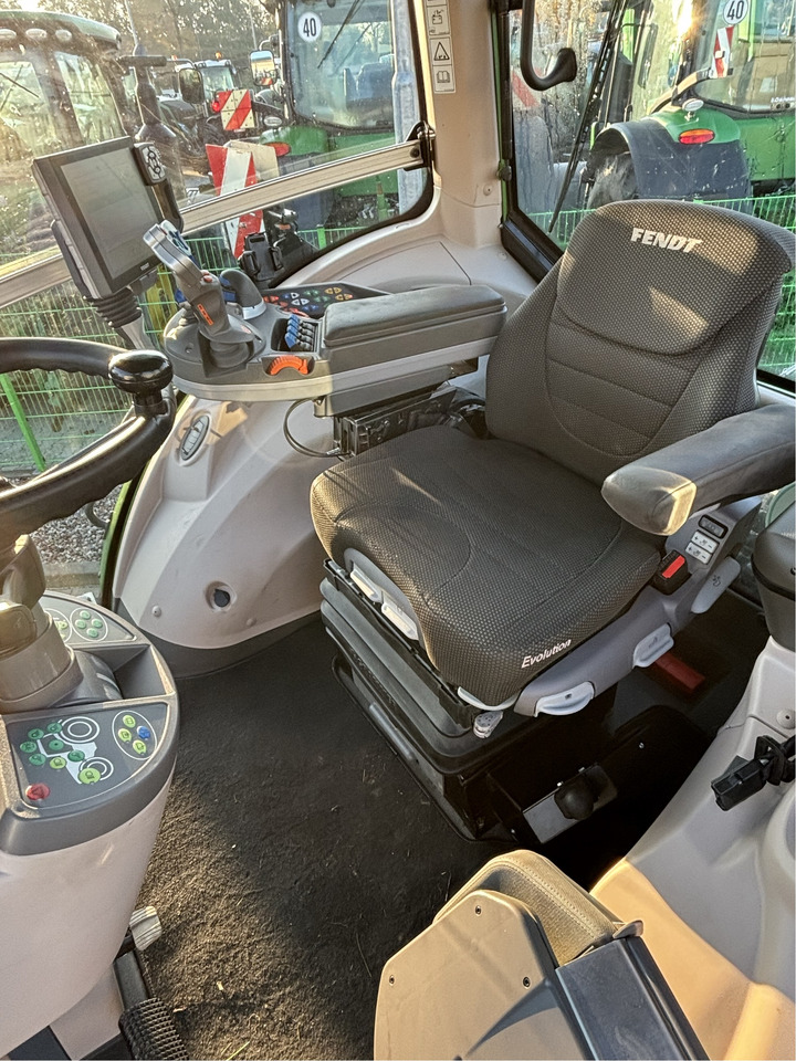 Fendt 826 Vario S4 ProfiPlus - جرار: صور 4 Fendt 826 Vario S4 ProfiPlus - جرار: صور 4