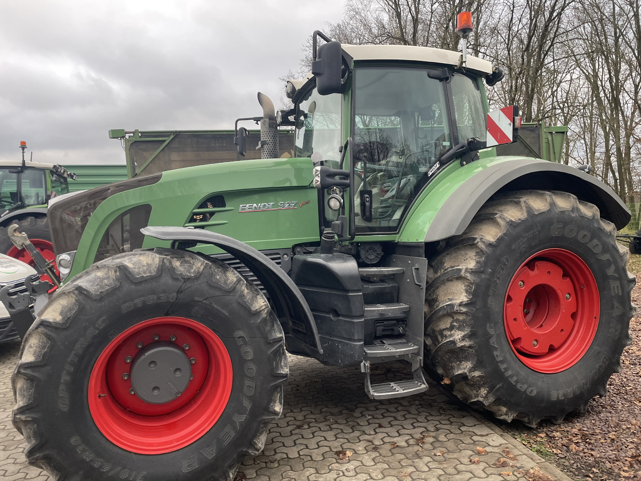 Fendt 927 Vario - جرار: صور 1 Fendt 927 Vario - جرار: صور 1