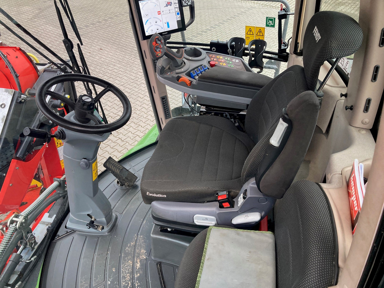 Fendt Katana 650 Gen3 - 28 Messer - آلة حصاد: صور 4 Fendt Katana 650 Gen3 - 28 Messer - آلة حصاد: صور 4