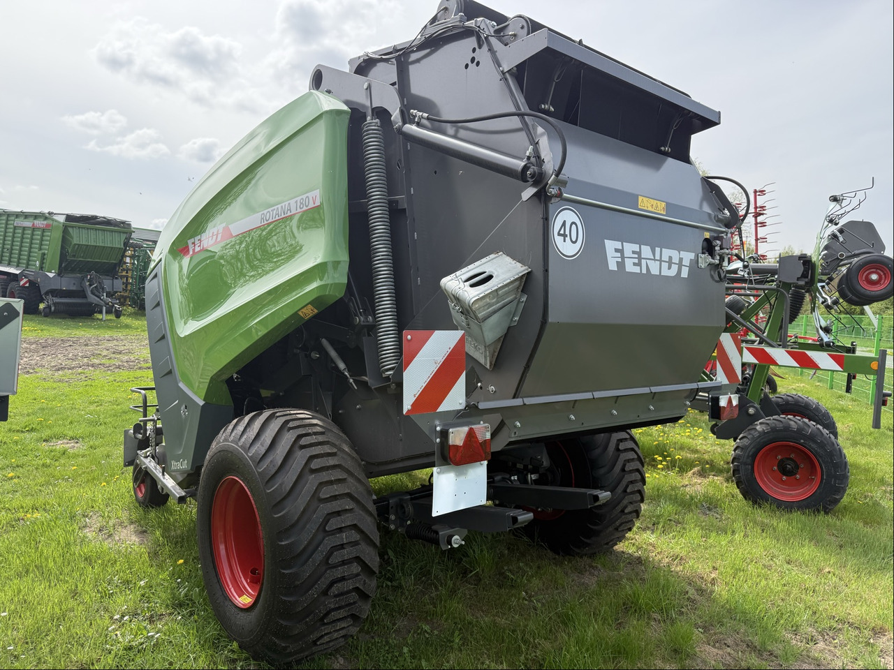 Fendt Rotana 180 V Xtra 25-Messer - معدات القش: صور 3 Fendt Rotana 180 V Xtra 25-Messer - معدات القش: صور 3