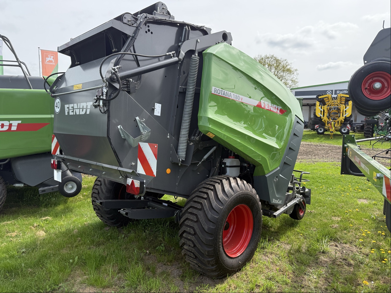 Fendt Rotana 180 V Xtra 25-Messer - معدات القش: صور 4 Fendt Rotana 180 V Xtra 25-Messer - معدات القش: صور 4