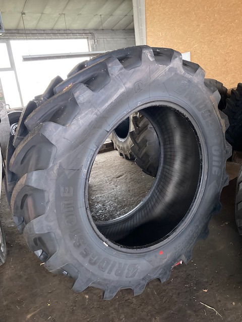 Grasdorf Bridgestone 600/65R38 - الإطارات والجنوط: صور 1 Grasdorf Bridgestone 600/65R38 - الإطارات والجنوط: صور 1