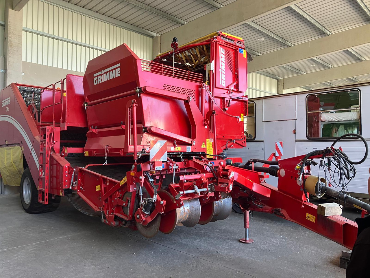 Grimme Kartoffelroder SE 260 - آلة حصاد: صور 1 Grimme Kartoffelroder SE 260 - آلة حصاد: صور 1