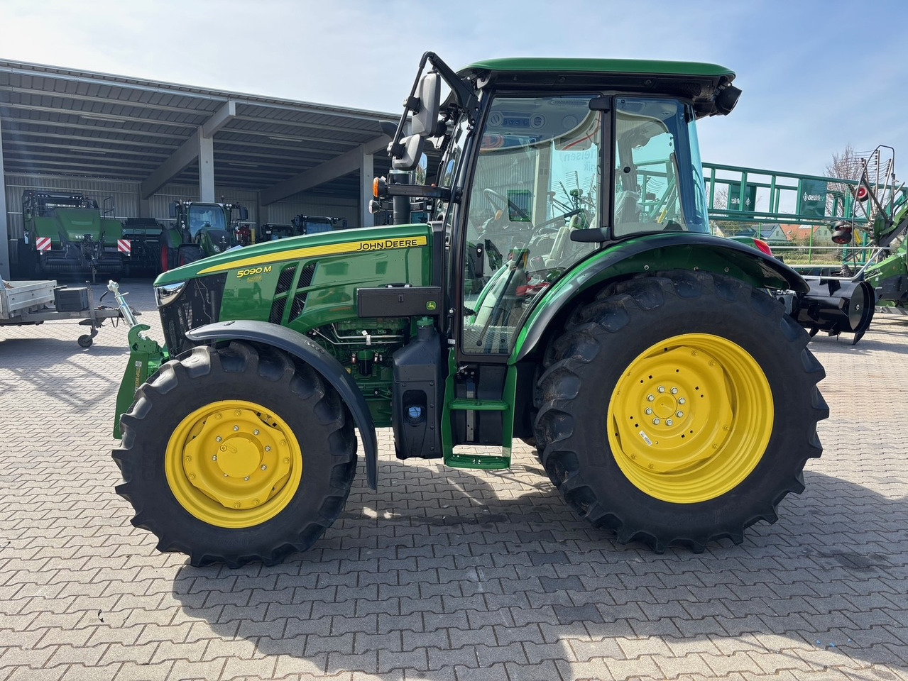 John Deere 5090 M - جرار: صور 1 John Deere 5090 M - جرار: صور 1
