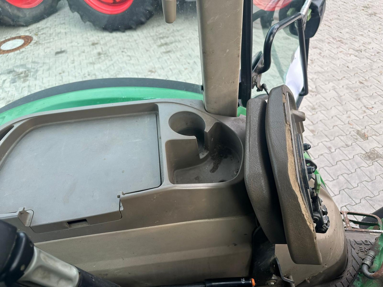 John Deere 5100 R - جرار: صور 2 John Deere 5100 R - جرار: صور 2