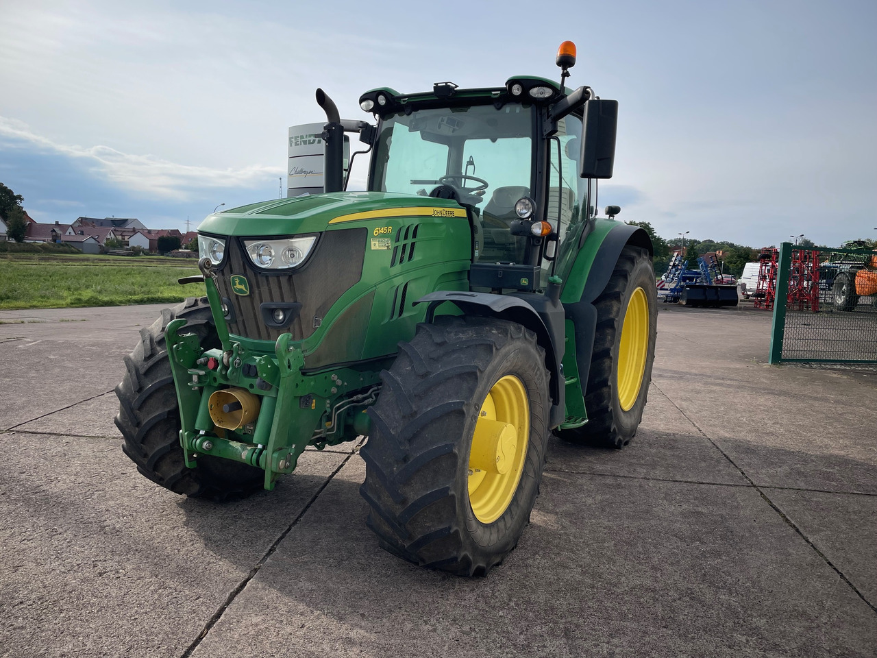 John Deere 6145R - جرار: صور 1 John Deere 6145R - جرار: صور 1